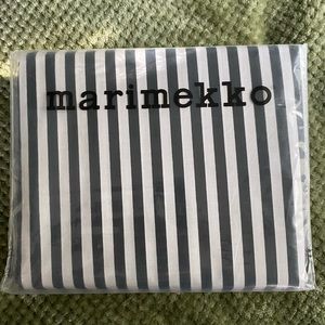 Marimekko Ajo Queen black & white stripe cotton sheet set